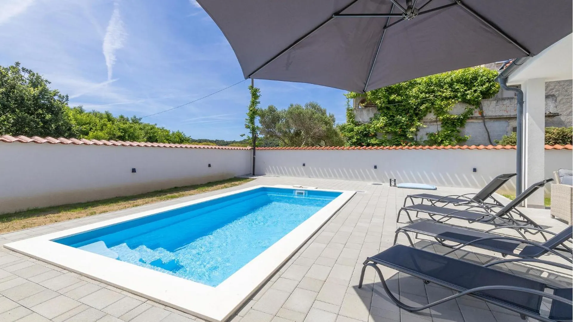 Nice Home In Kampor With Wifi 0*,  Croatia